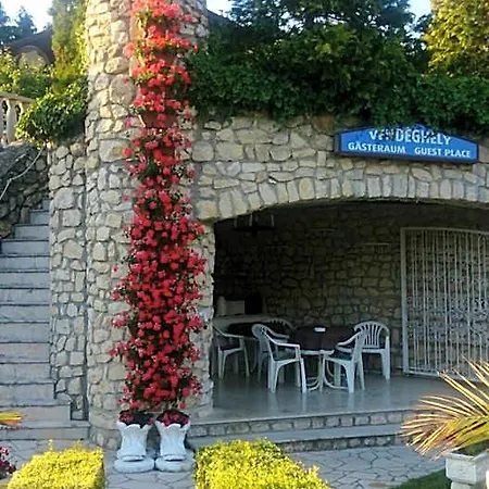 Steinhaus Bed & Breakfast