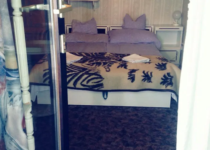 Steinhaus Couette-café 4*